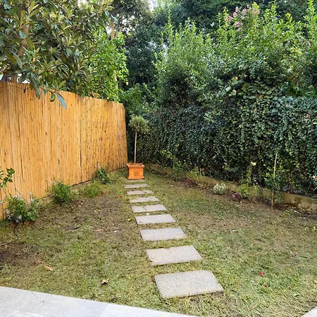 Apartment Private Garden & Space 2-bed