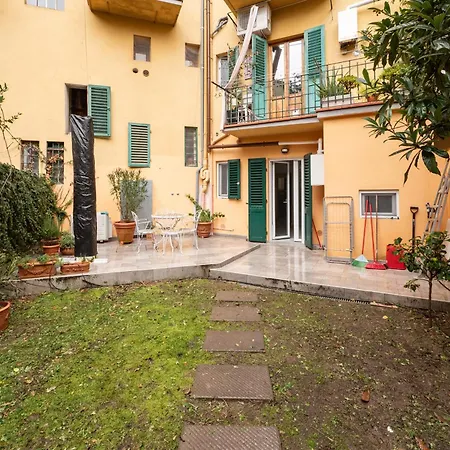 Apartment Private Garden & Space 2-bed