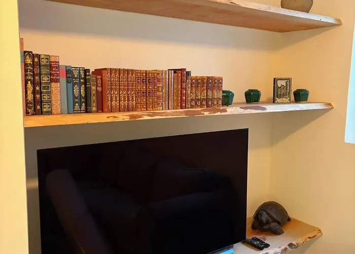 Private Garden & Space 2-bed Apartment *