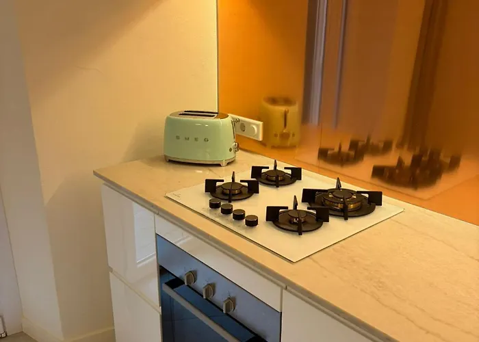 Private Garden & Space 2-bed Apartment