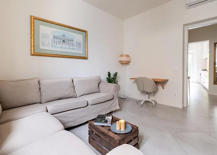 Private Garden & Space 2-bed *