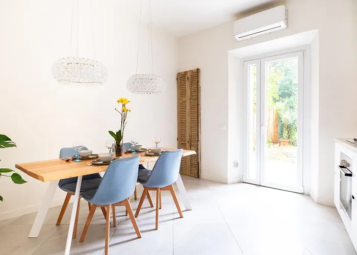Private Garden & Space 2-bed Apartment