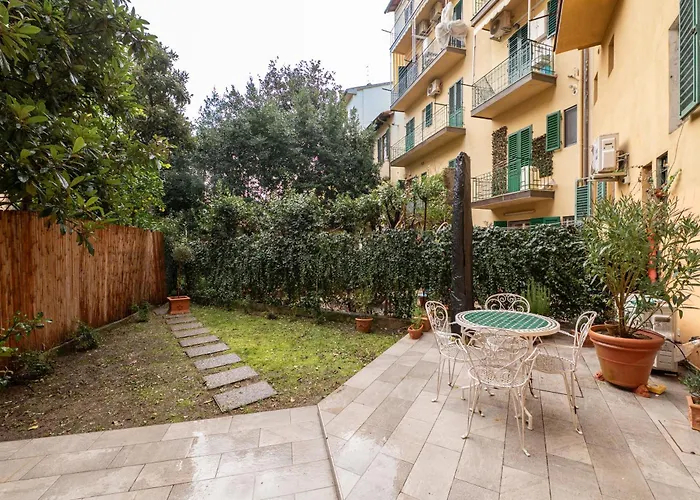 Daire Private Garden & Space 2-bed Floransa